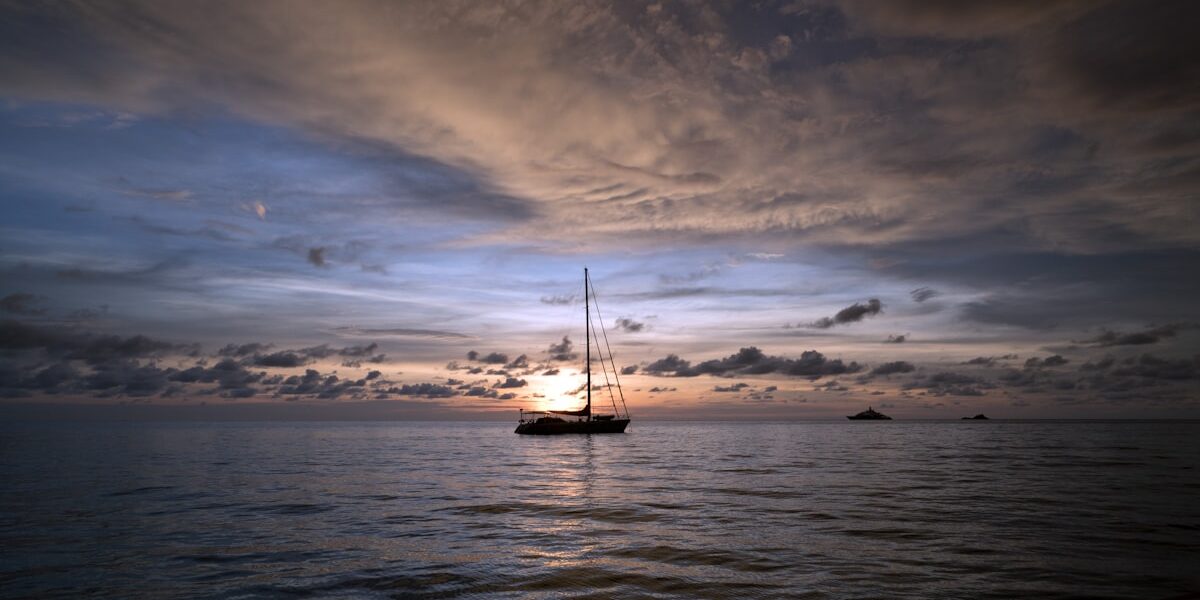 Medical Kit for Blue Water: What to Carry When There’s No Hospital