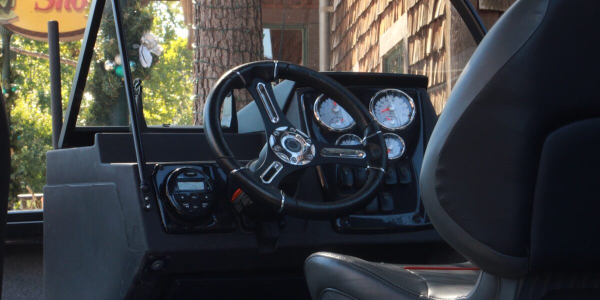 Boat helm with dashboard and electronics